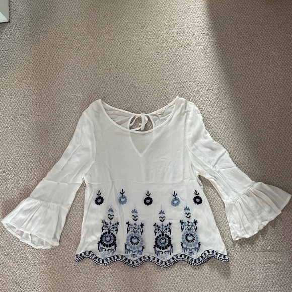 Aeropostale floral white and blue long sleeve flowy shirt. Size XS. - Picture 1 of 6
